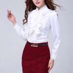 Blouse élégante col jabot