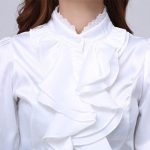 Vêtement vintage femme col jabot