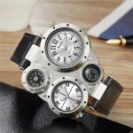montre vintage avec mécanisme apparent