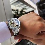 élégance montre squelette