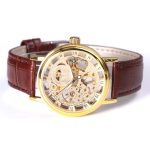 mouvement mécanique montre homme