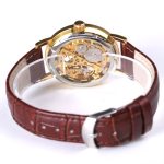 transparence élégante montre homme